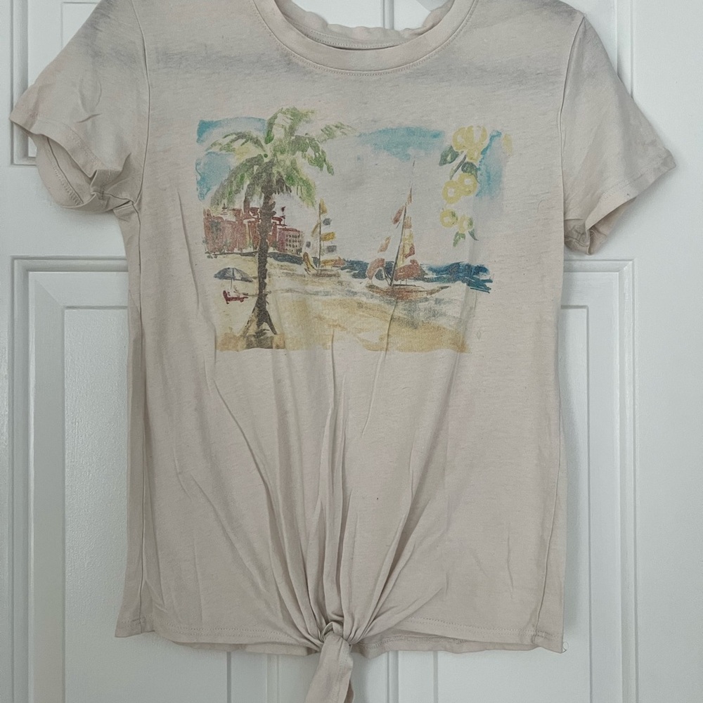 Zoe + Liv Cream Tie-Front Beach Graphic Tee